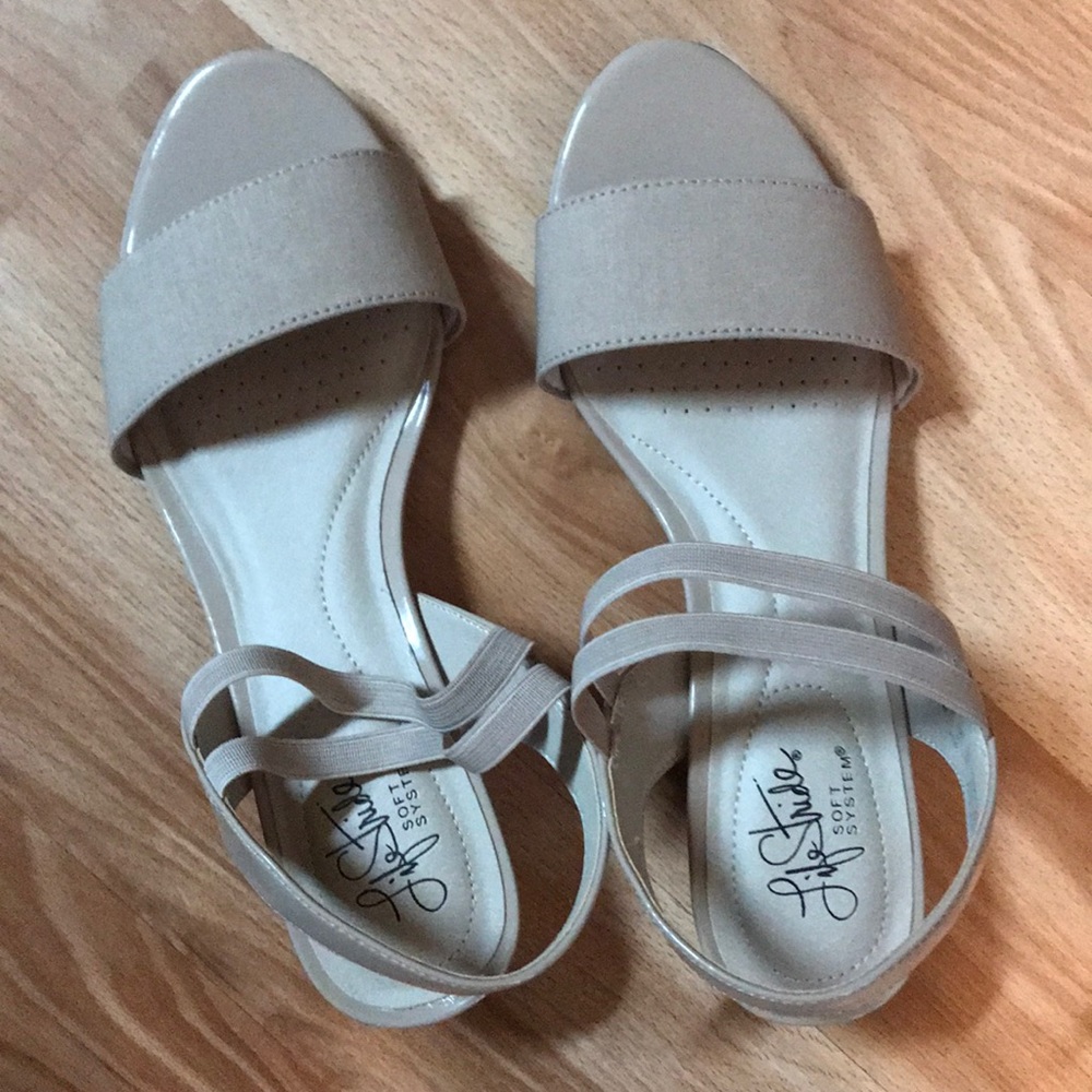 Nude life stride, only worn once